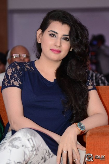 Archana-at-Nannu-Vadali-Neevu-Polevule-Movie-Audio-Launch